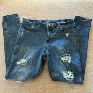 Maurices Large Short Stretchy Jegging Jeans Holes